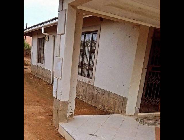 3 BEDROOM HOUSE FOR SALE IN UMLAZI